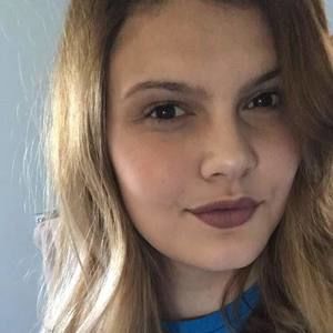 Meet your Posher, Halie